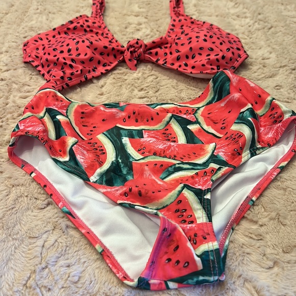 One-piece swimsuit with watermelon print size M • SHEIN - Picture 2 of 9